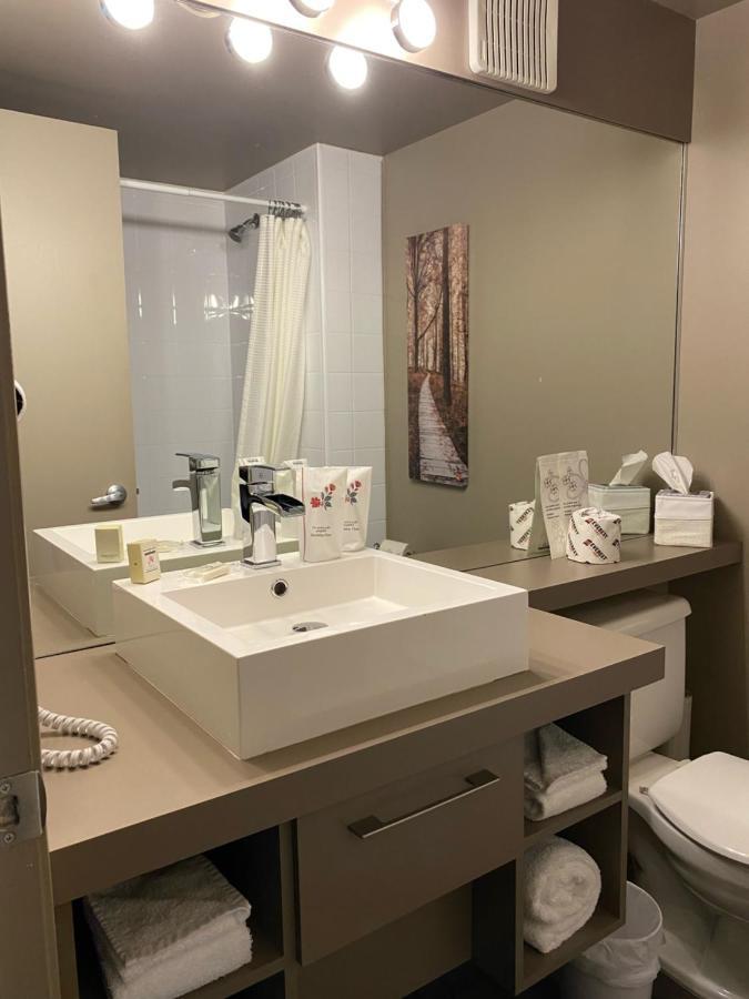 Travelodge By Wyndham Drummondville Zewnętrze zdjęcie