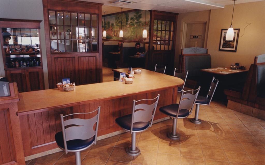 Travelodge By Wyndham Drummondville Zewnętrze zdjęcie