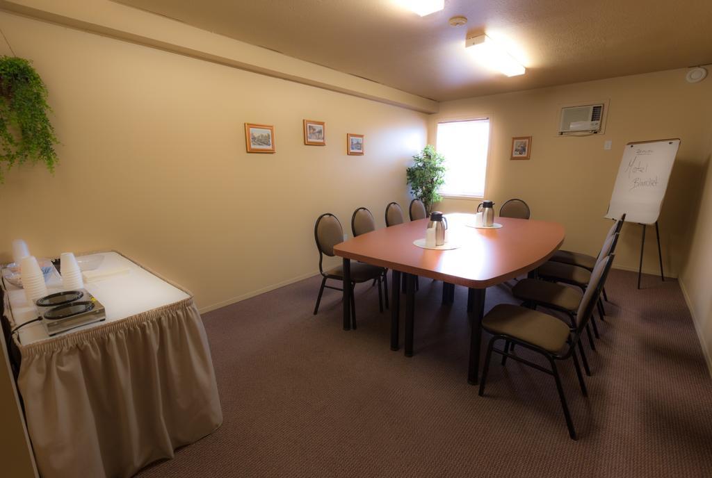 Travelodge By Wyndham Drummondville Zewnętrze zdjęcie