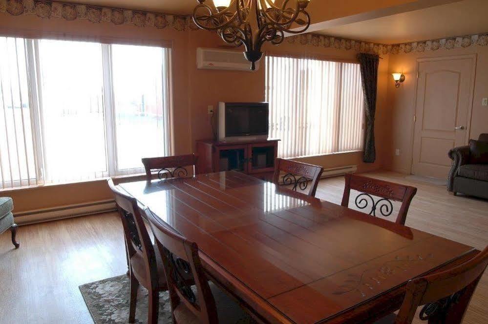 Travelodge By Wyndham Drummondville Zewnętrze zdjęcie