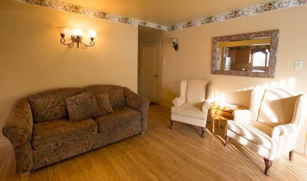 Travelodge By Wyndham Drummondville Zewnętrze zdjęcie