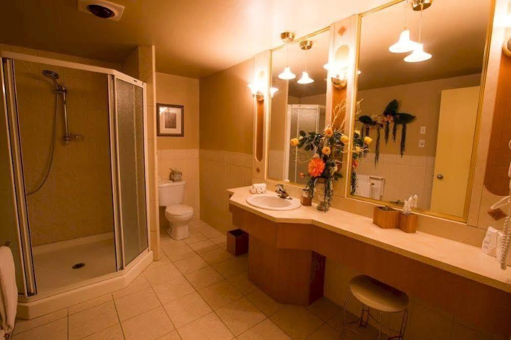 Travelodge By Wyndham Drummondville Zewnętrze zdjęcie