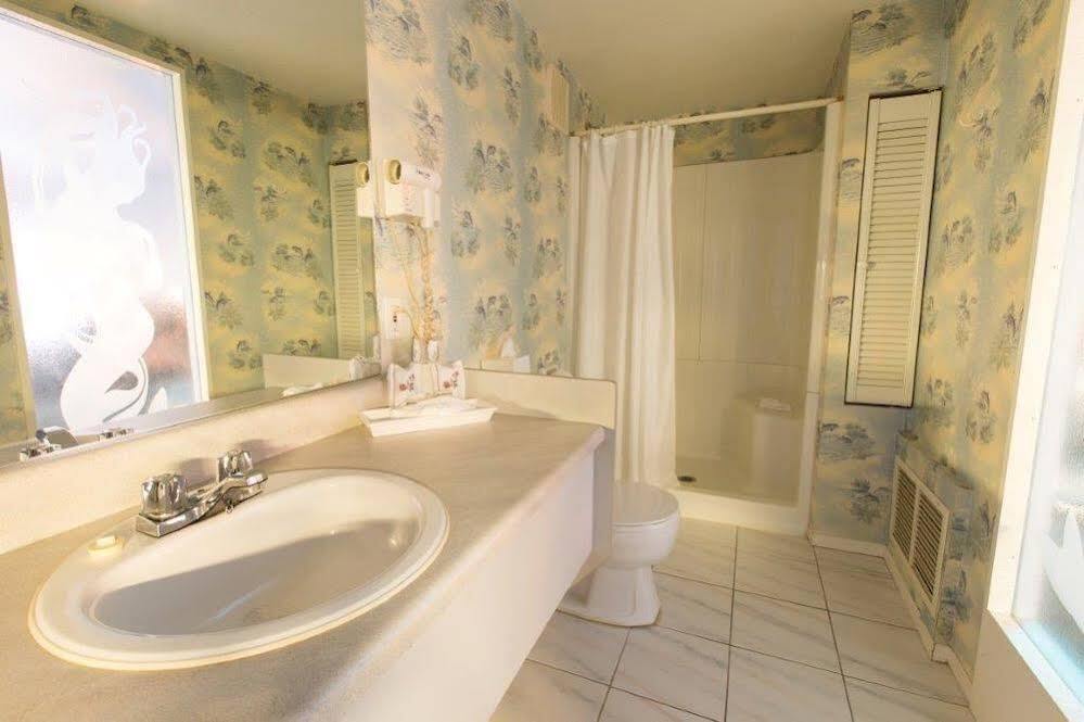 Travelodge By Wyndham Drummondville Zewnętrze zdjęcie